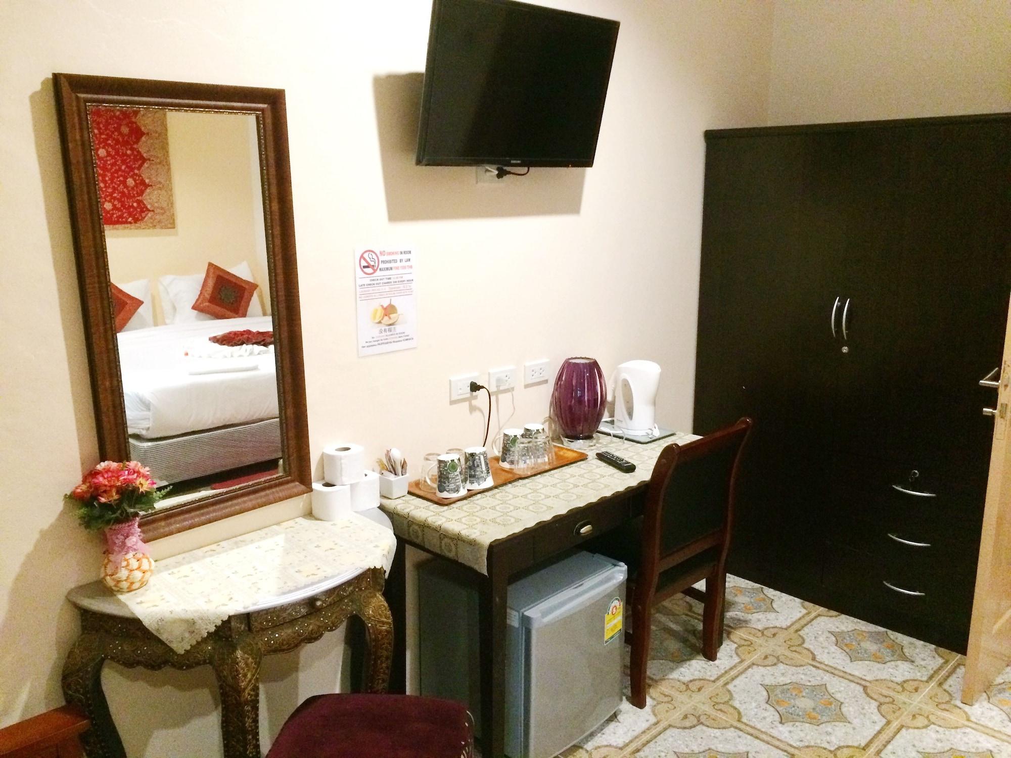 Goldsea Beach Patong Exterior photo