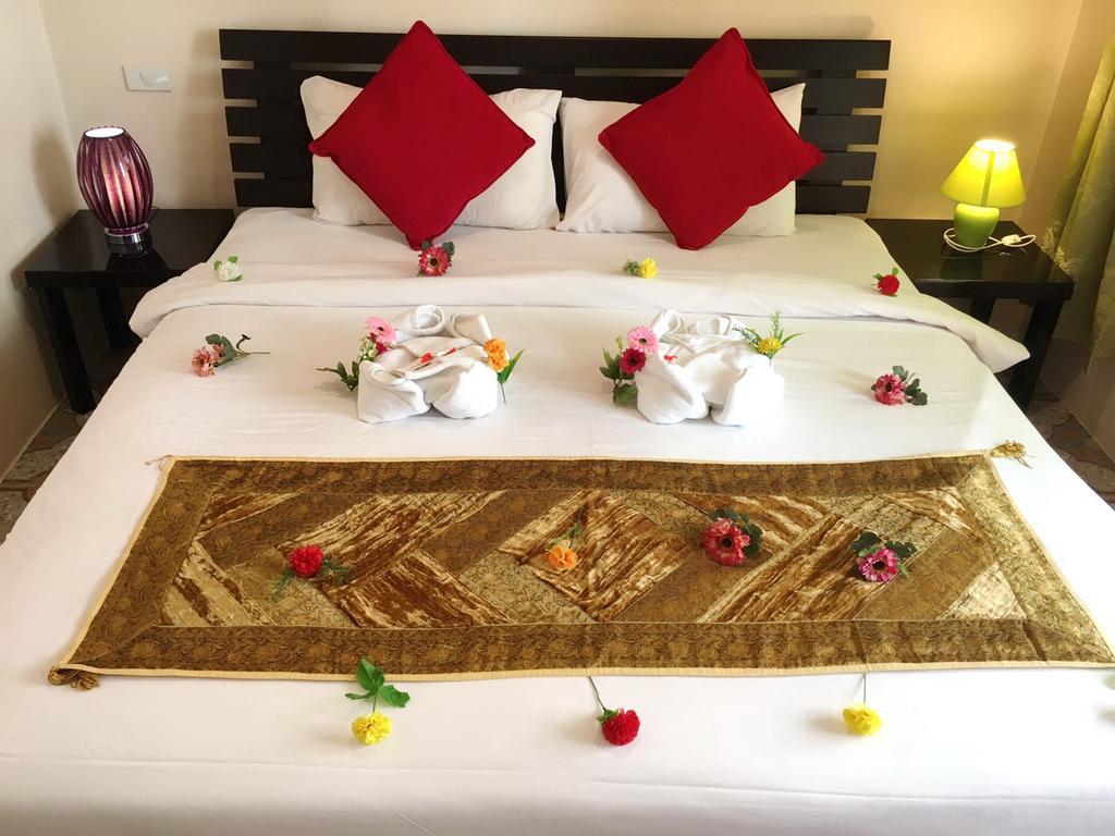 Goldsea Beach Patong Exterior photo