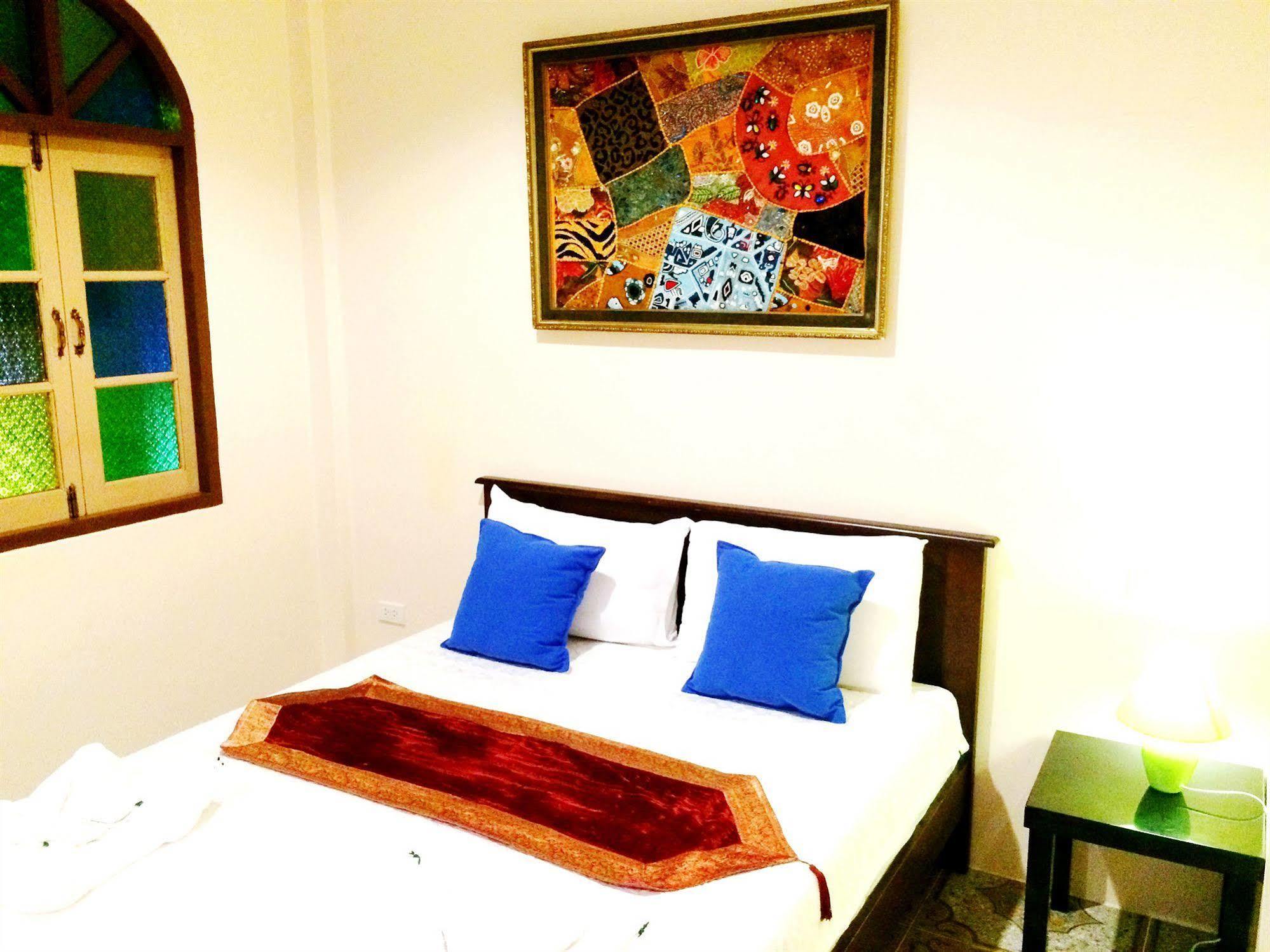 Goldsea Beach Patong Exterior photo