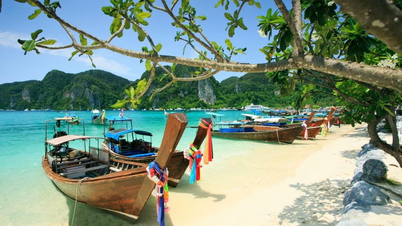 Goldsea Beach Patong Exterior photo
