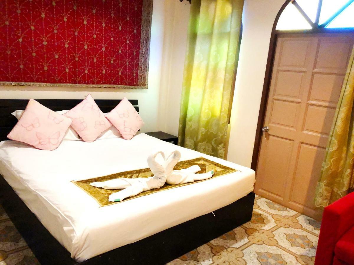 Goldsea Beach Patong Exterior photo